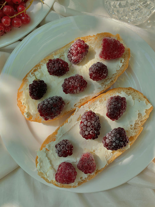 Toast met Witte Kaas en FrenzyFruit® Frambozen